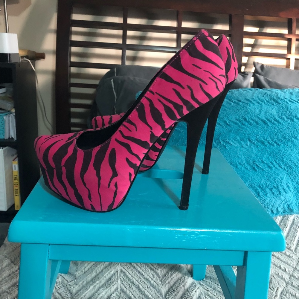 Pink and black zebra high heels - Picture 3 of 4